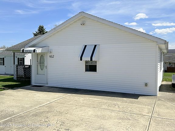 3rd image of 932 Bush St