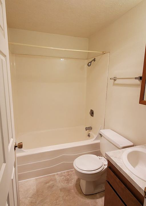 1st image of 1425-1439 Salishan St SE #1431