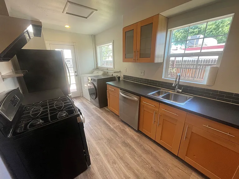 376 E Windsor Ave — Photo 11
