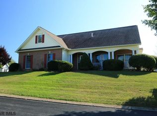 250 Village Heights Dr, State College, PA 16801