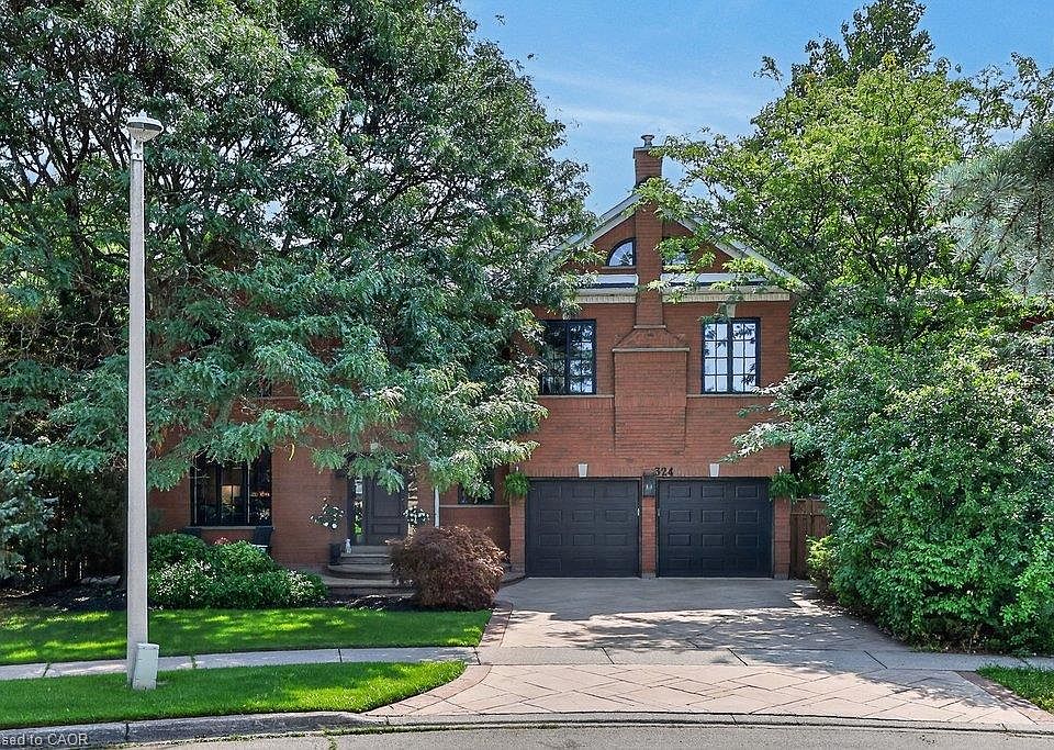 1st image of 324 Oakridge Ct