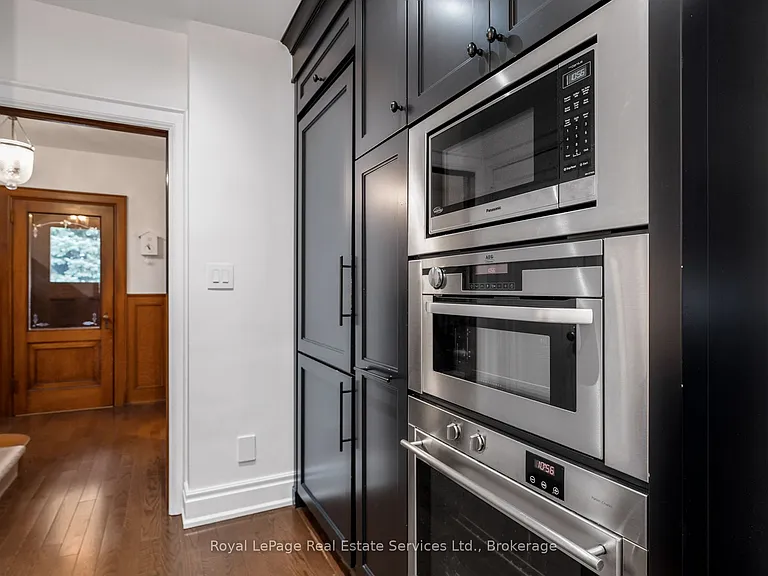 28 Thompson Ave — Photo 11