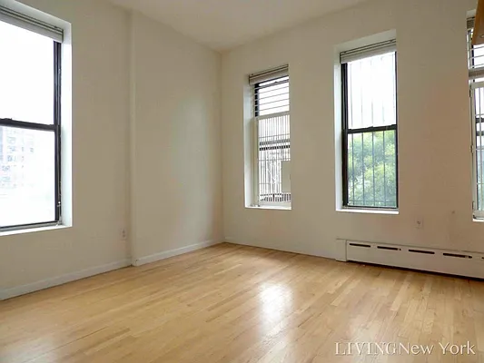 Rented by Living New York | media 12