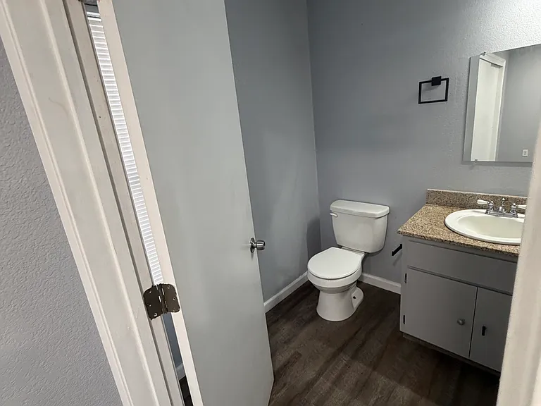 2400 Eilers Ln #1401 — Photo 10