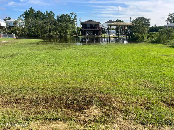 Robin St, Bay Saint Louis, MS 39520