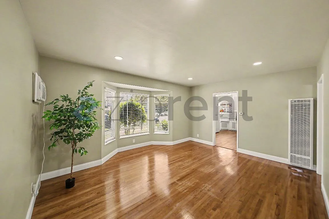 2 bed, 760 sqft, $2,375 — Photo 4