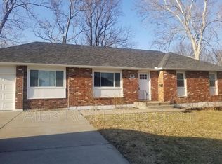 803 NW Hearnes Ave, Blue Springs, MO 64015