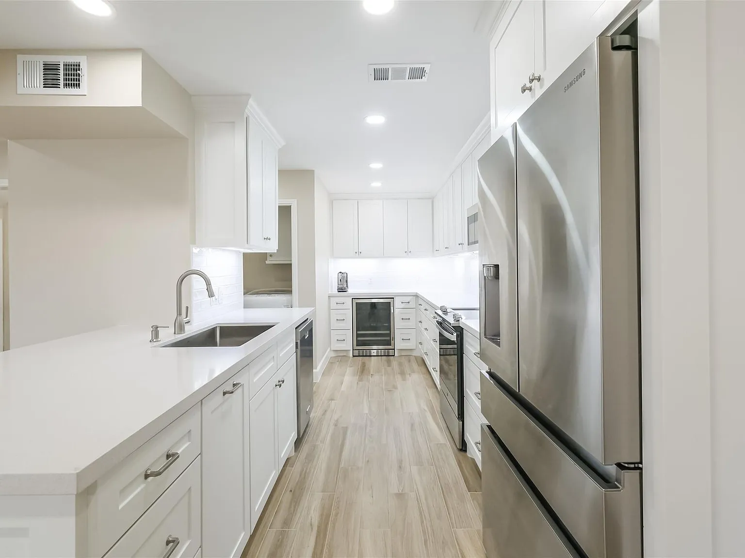 4 bed, 3.0 bath, 2248 sqft, $2,650 — Photo 3
