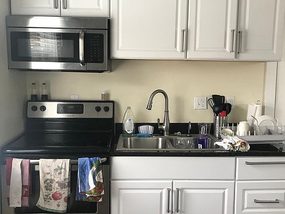 2nd image of 2814 Eden Ave