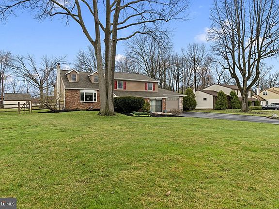 3rd image of 4901 Reedman Ave