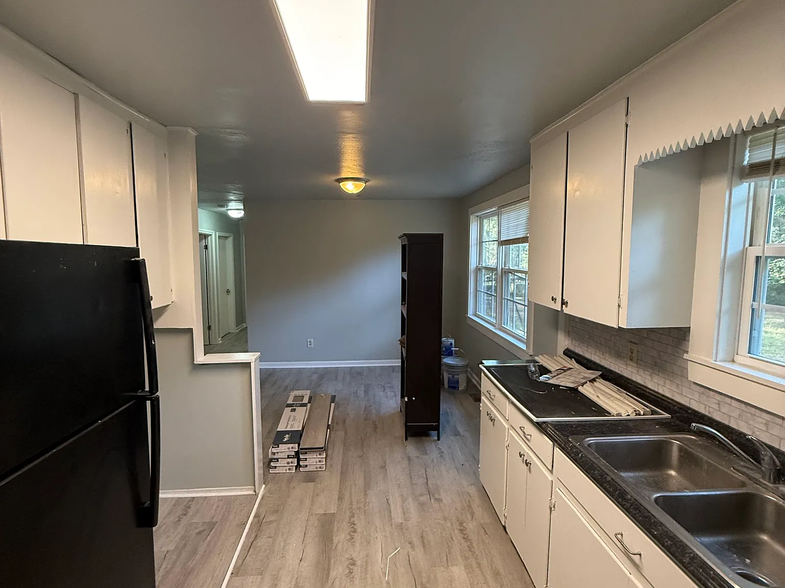 3 bed, 1.5 bath, 1040 sqft, $1,500 — Photo 3