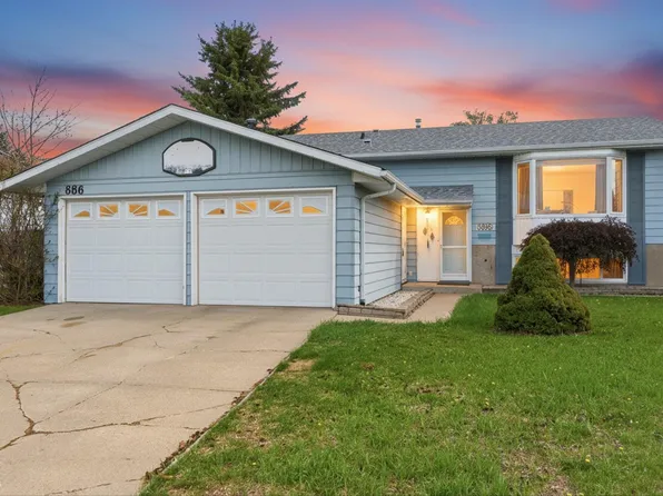 886 Knottwood Rd S, Edmonton, AB T6K 3C3