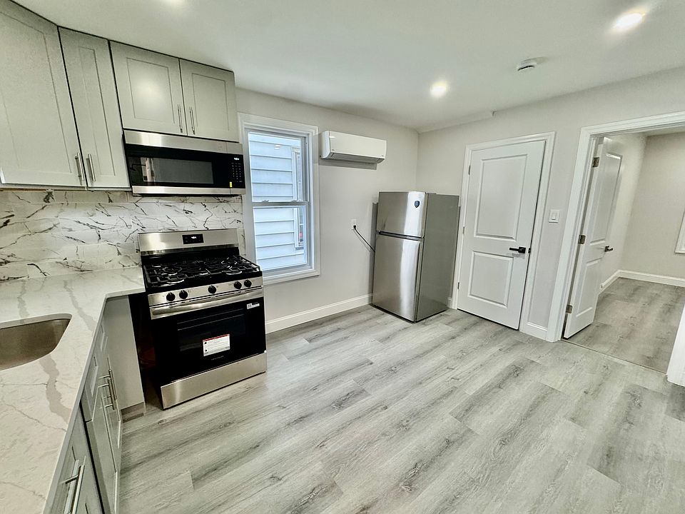 1st image of 10 Lake Ave Floor 1