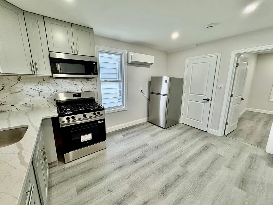 10 Lake Ave #1