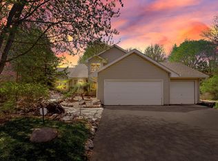 1950 Park Ridge Ct, Chaska, MN 55318