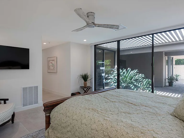 101 Columbia Dr — Photo 31