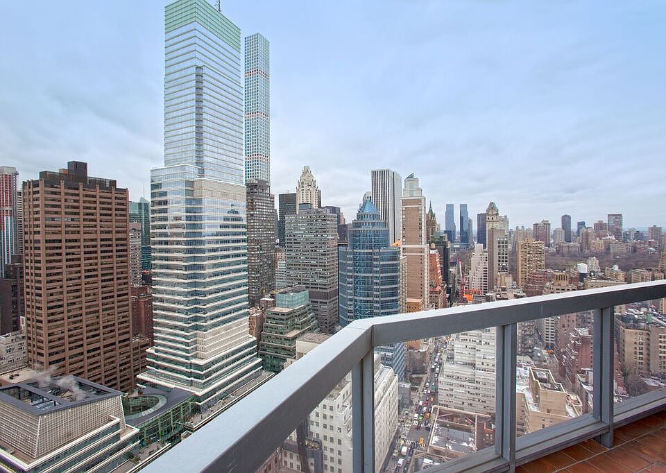 1st image of 200 E 61st St APT 40A