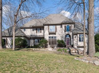 6115 Sweetwater Ct, Shorewood, MN 55331