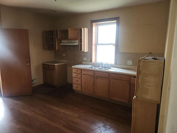 4th image of 6927 S Perry Ave