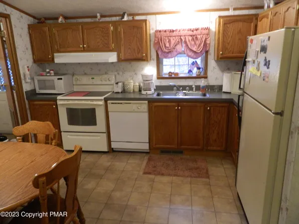 14 Own Ln #R, Stroudsburg, PA 18360