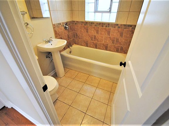 5th image of 2506 Kenilworth Ave