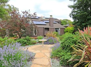 897 Tolman Dr, Palo Alto, CA 94305