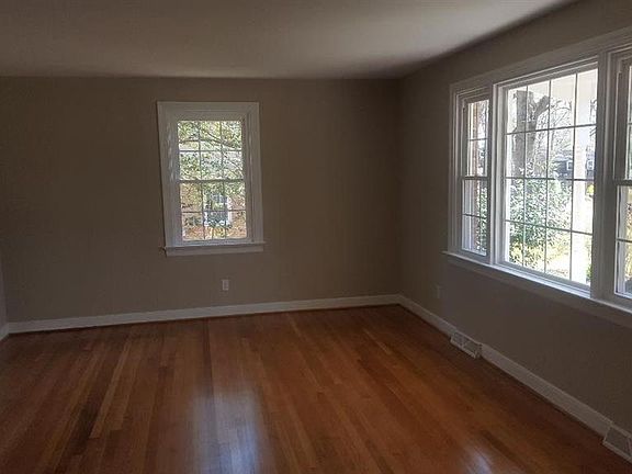 3rd image of 2301 Dolfield Dr