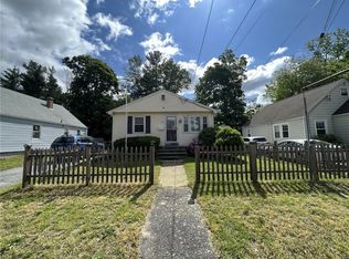 28 Errol St, Warwick, RI 02888