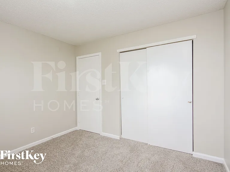 1229 Kenwood Dr — Photo 10