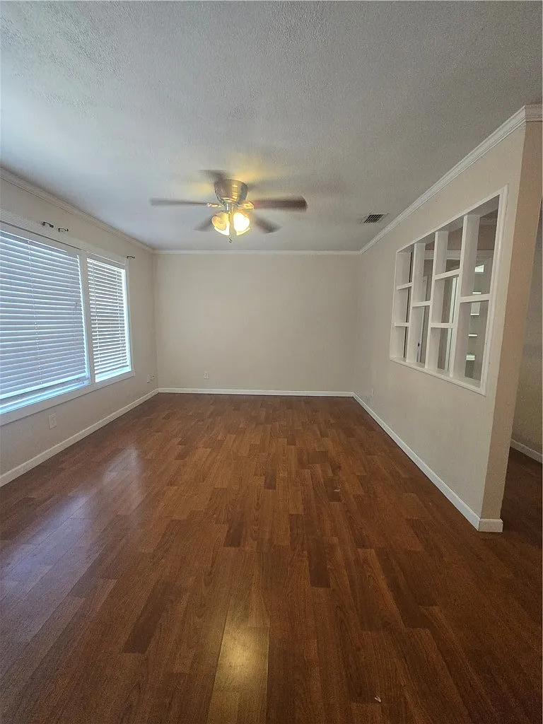 2 bed, 1.0 bath, 872 sqft, $1,500 — Photo 3