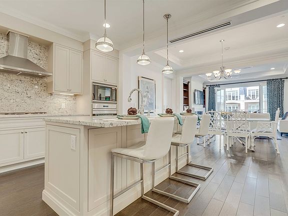 5th image of 1000 Royal Ct #1211