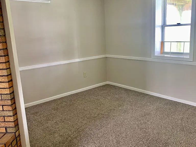 8038 Evesborough Dr — Photo 6