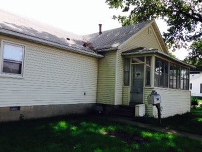 626 Wichita Ave, Lincoln, IL, 62656