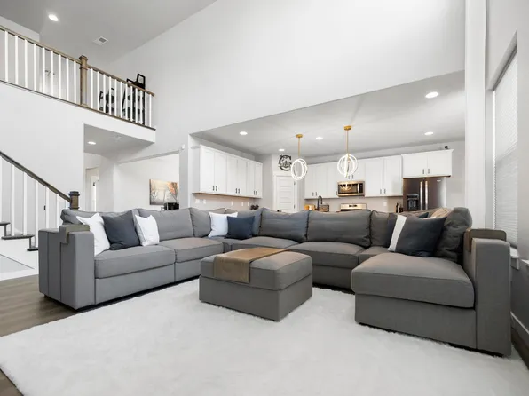 2102 Bouquet Dr, Windsor, CO 80550