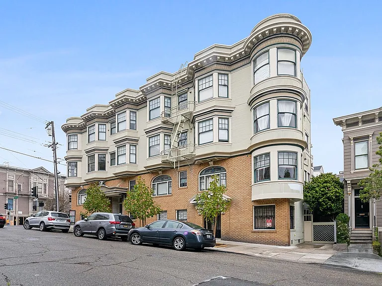 1960 Pierce Street — Photo 3