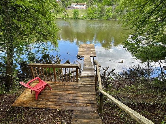 5th image of 8221 Hickory Hill Dr