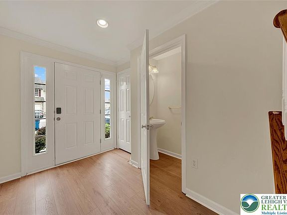 4th image of 148 Knollwood Dr