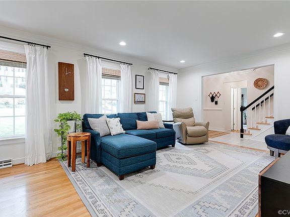 4th image of 10206 Maremont Cir
