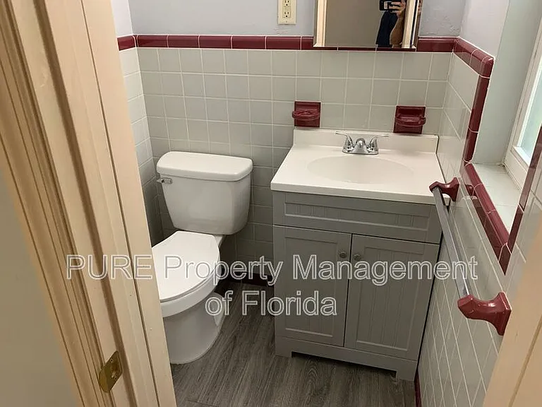 5575 NE 30th St #A — Photo 11
