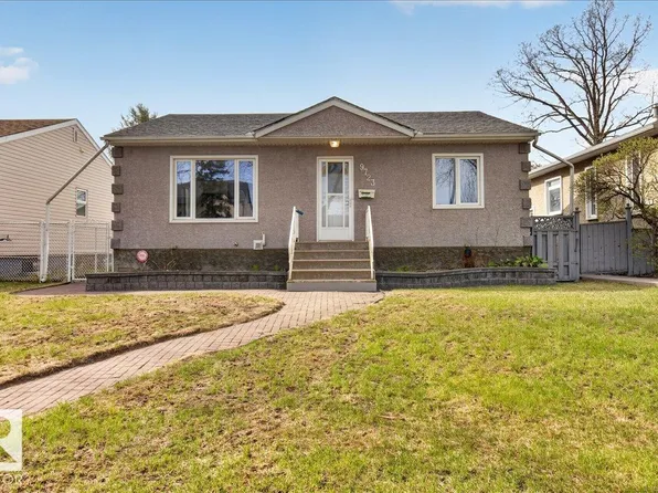 9723 65th Ave NW, Edmonton, AB T6E 0K5