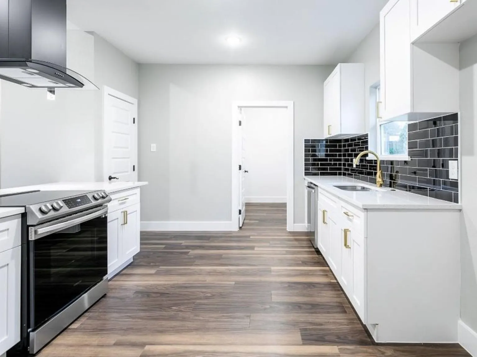 3 bed, 1200 sqft, $1,775 — Photo 4
