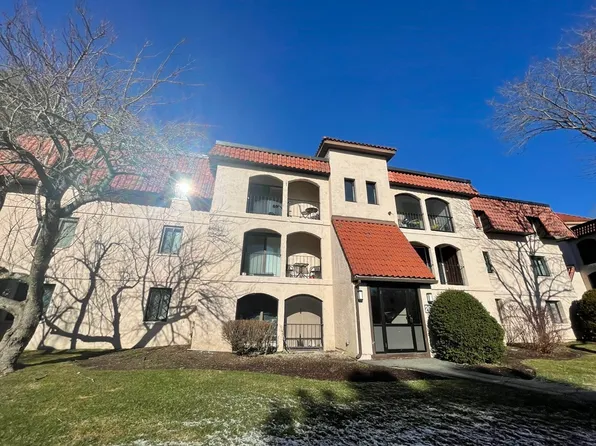 685 Oak St Unit 20-1, Brockton, MA 02301