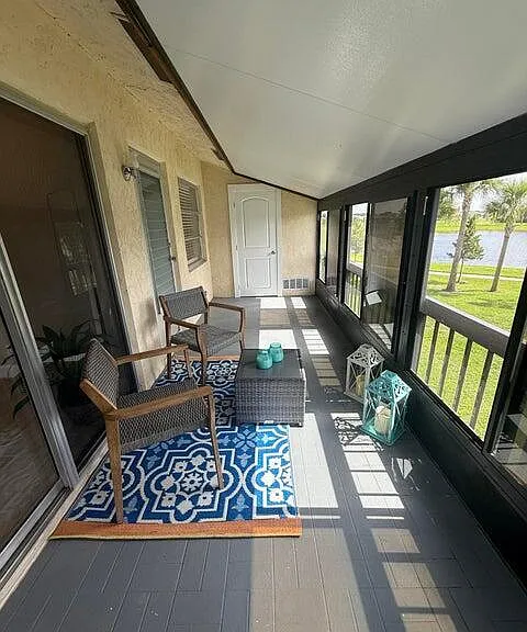 13921 Royal Palm Ct #D — Photo 33