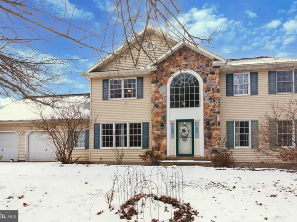 295 Dead End Rd, Lititz, PA 17543