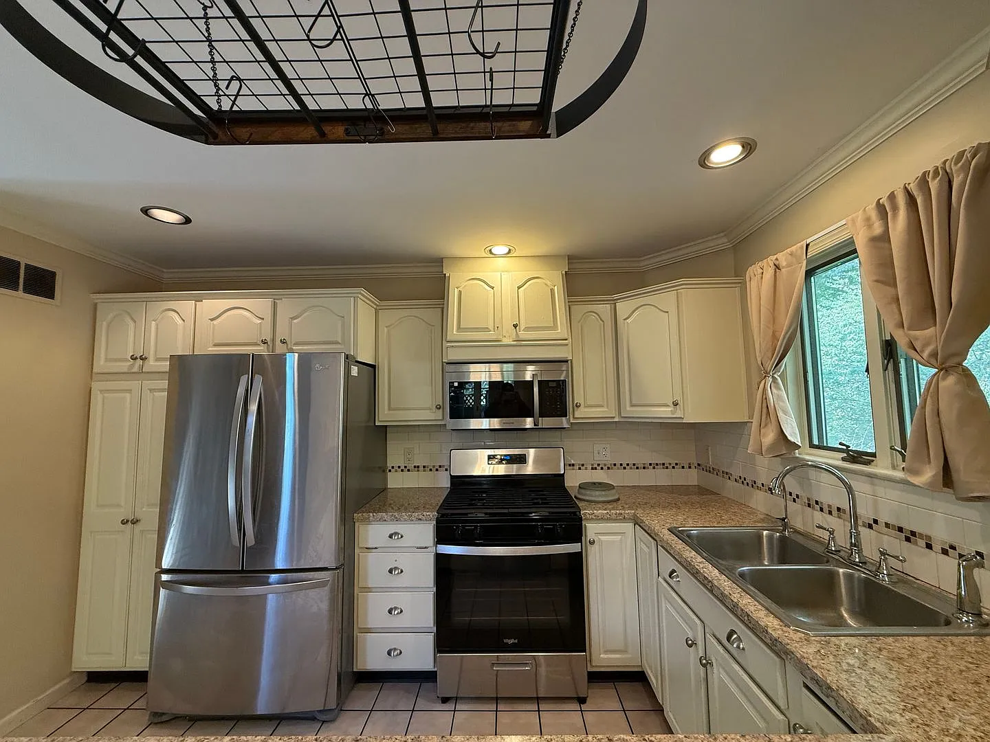 Available For Showing 3br/2ba — Photo 3