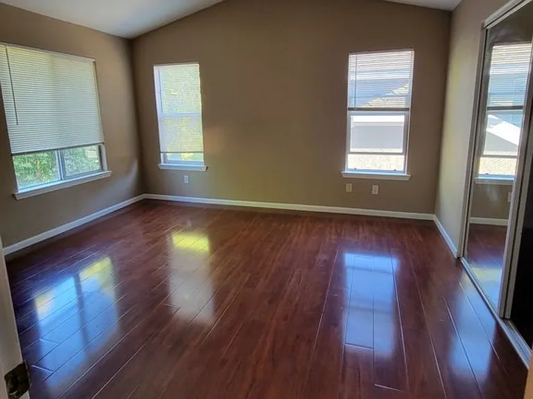 2249 Fallwater Ln — Photo 5