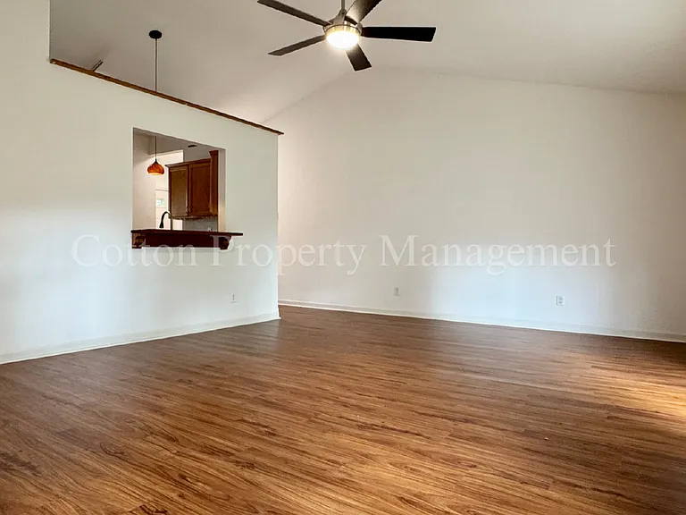 5138 Greenville Loop Rd #D — Photo 11