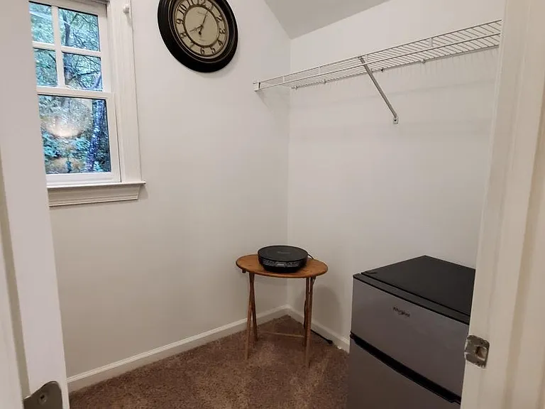 1435 Hedgewood Ln NW — Photo 8