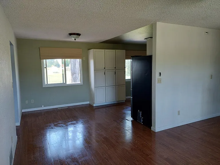 315 3rd St SW — Photo 4