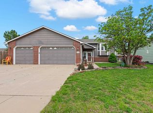2012 S Crestline St, Wichita, KS 67209